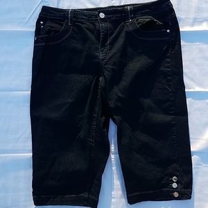 NWOT-STYLE & CO JEANS CAPRI 18W